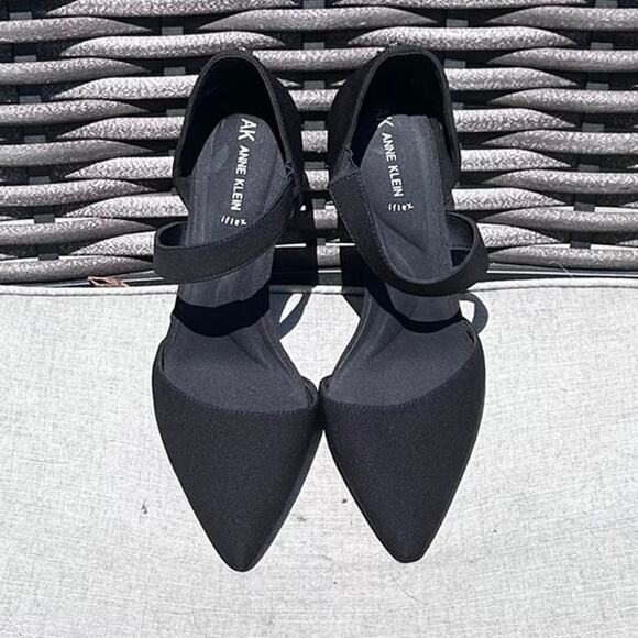 Anne Klein Black Kitten iFlex Faux Suede Low Heel, Size 8M - Picture 4 of 9